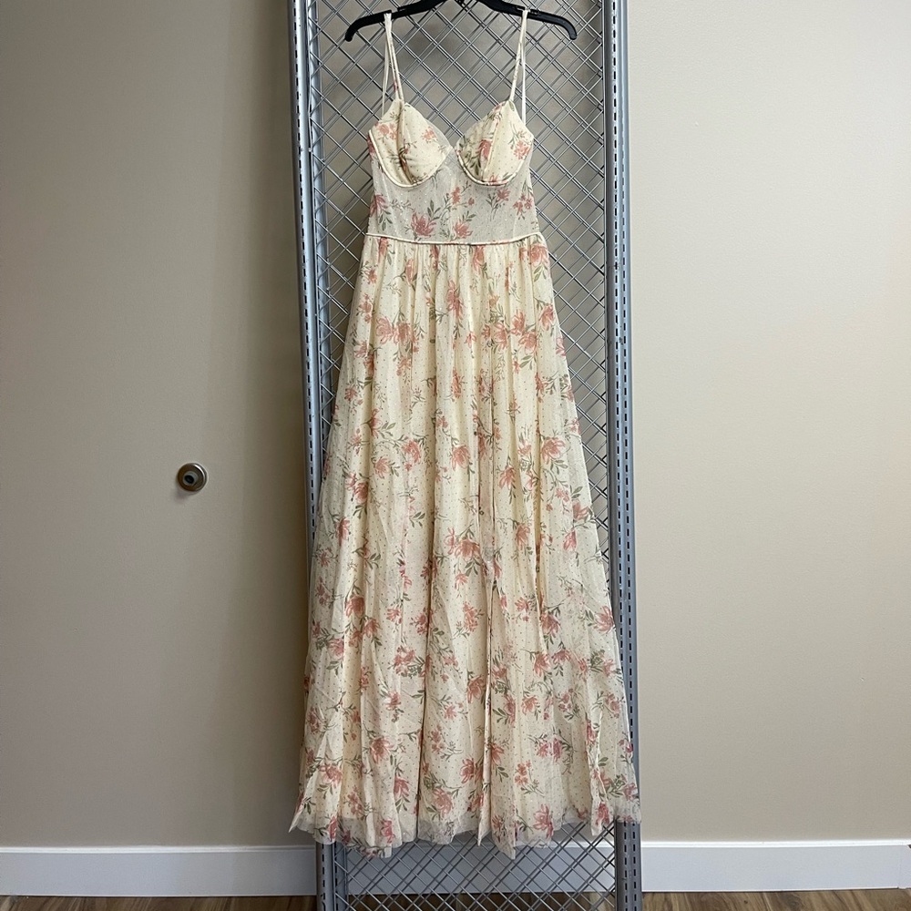 City Studio Juniors Brand Floral Empire waist Size 9 Regular price $120